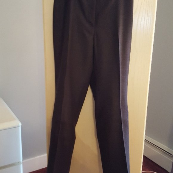 Women's Suit - Picture 3 of 5